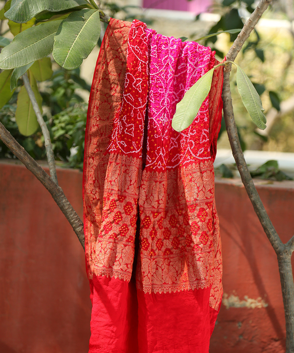 Handloom_Pink_And_Red_Kadhwa_Boota_Georgette_Banarasi_Bandhej_Dupatta_WeaverStory_01