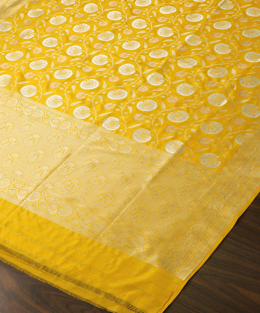 Handloom_Yellow_Cutwork_Jangla_Banarasi_Dupatta_With_Three_Tone_Zari_WeaverStory_03