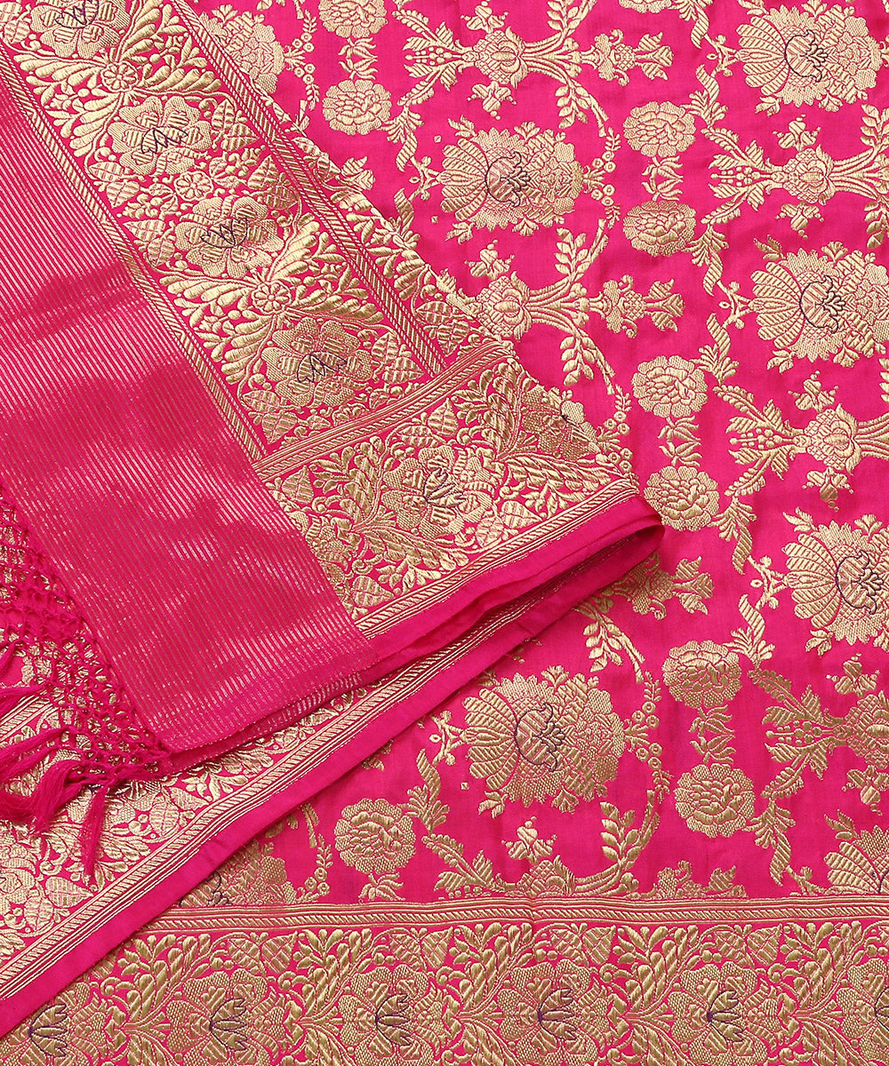 Handloom_Rani_Pink_Pure_Katan_Silk_Odhna_Jangla_Banarasi_Dupatta_WeaverStory_04