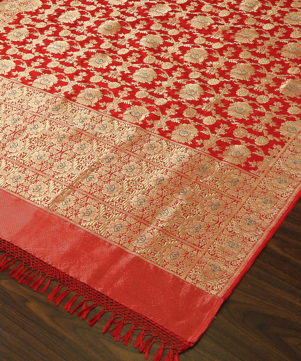 Red_Handloom_Pure_Katan_Silk_Odhna_Jangla_Banarasi_Dupatta_WeaverStory_03