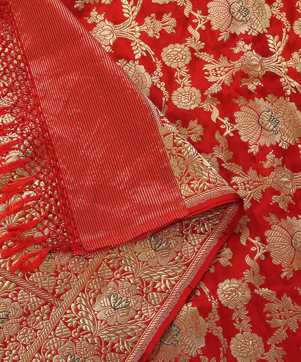 Red_Handloom_Pure_Katan_Silk_Odhna_Jangla_Banarasi_Dupatta_WeaverStory_04