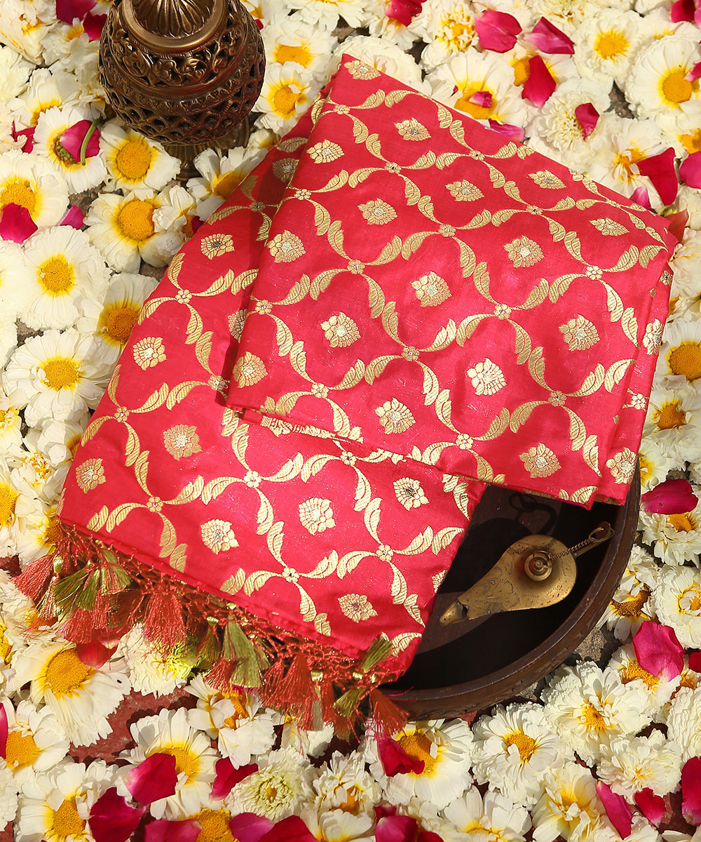 Pink_And_Orange_Handloom_Dual_Tone_Pure_Katan_Silk_Banarasi_Dupatta_with_Cutwork_Jaal_WeaverStory_01