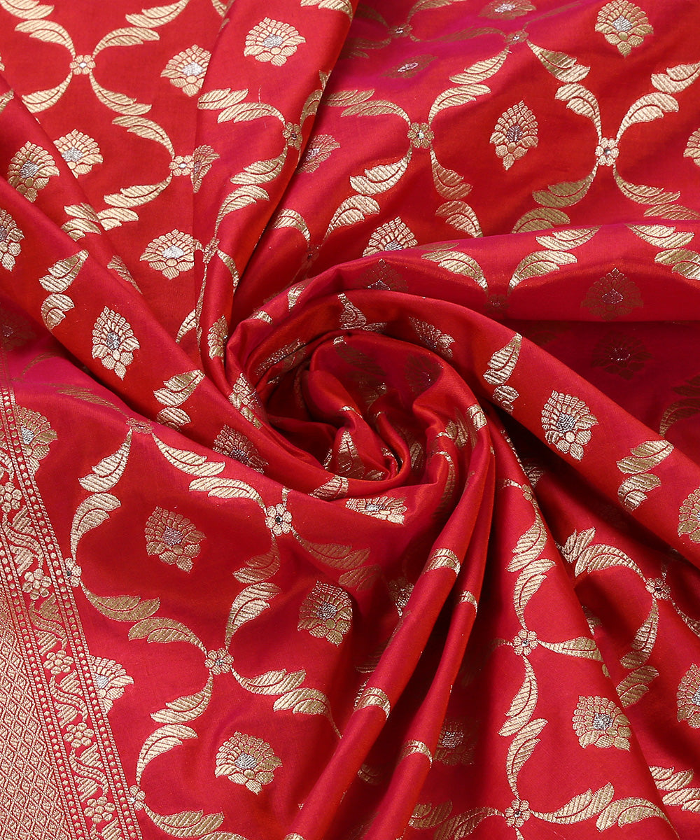 Pink_And_Orange_Handloom_Dual_Tone_Pure_Katan_Silk_Banarasi_Dupatta_with_Cutwork_Jaal_WeaverStory_05