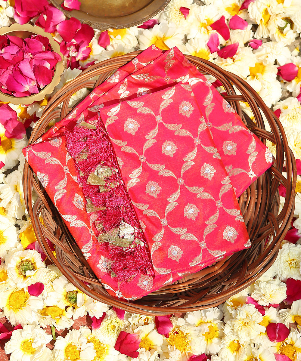 Pink_Dual_Tone_Handloom_Pure_Katan_Silk_Banarasi_Dupatta_with_Diamond_Cutwork_Jaal_WeaverStory_01