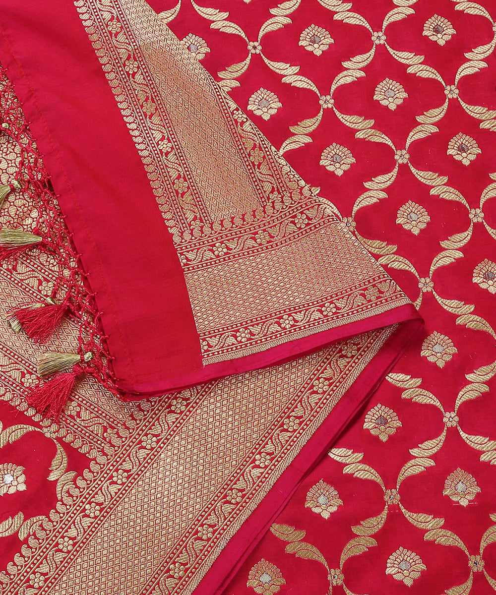 Pink_Dual_Tone_Handloom_Pure_Katan_Silk_Banarasi_Dupatta_with_Diamond_Cutwork_Jaal_WeaverStory_04