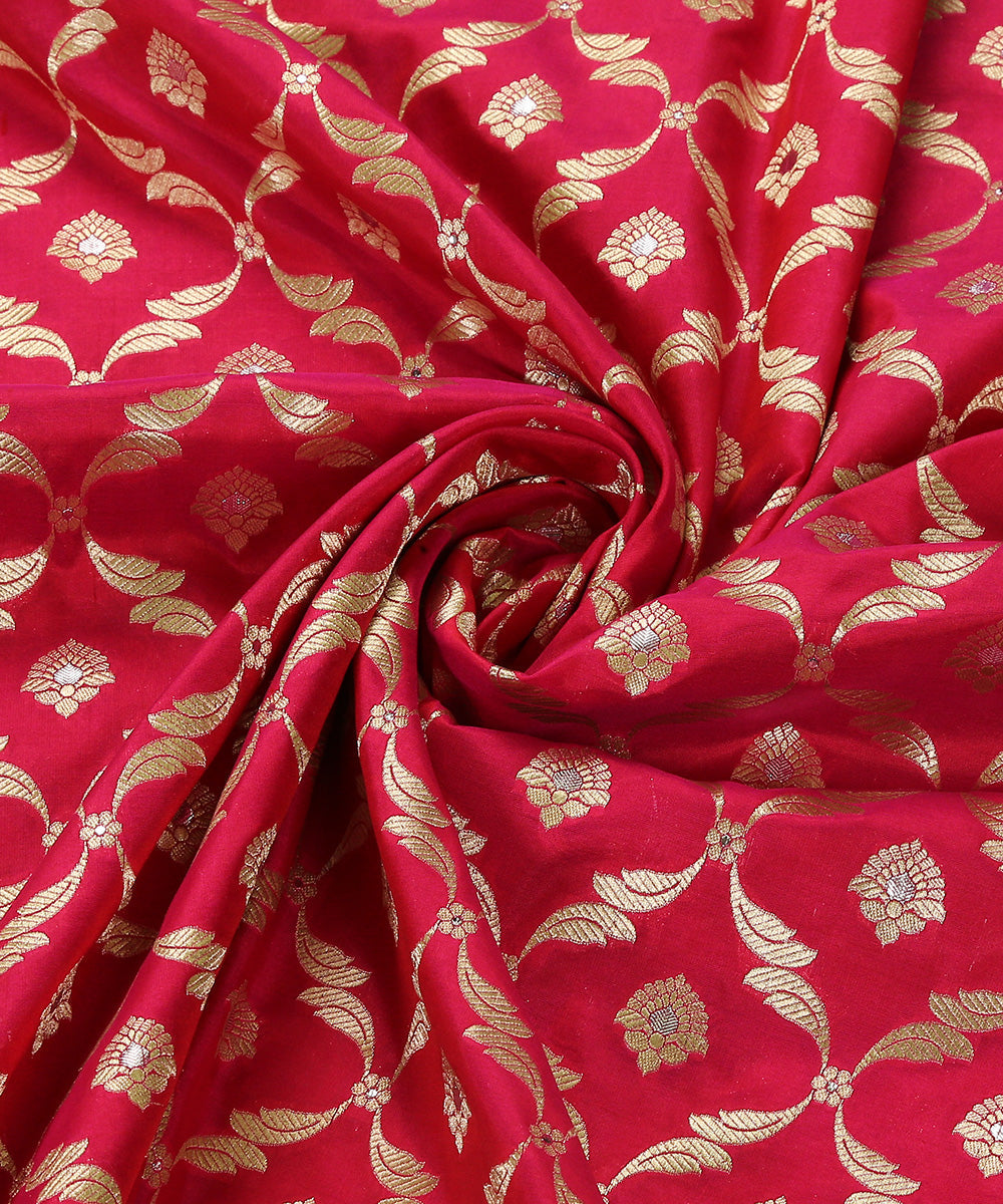 Pink_Dual_Tone_Handloom_Pure_Katan_Silk_Banarasi_Dupatta_with_Diamond_Cutwork_Jaal_WeaverStory_05