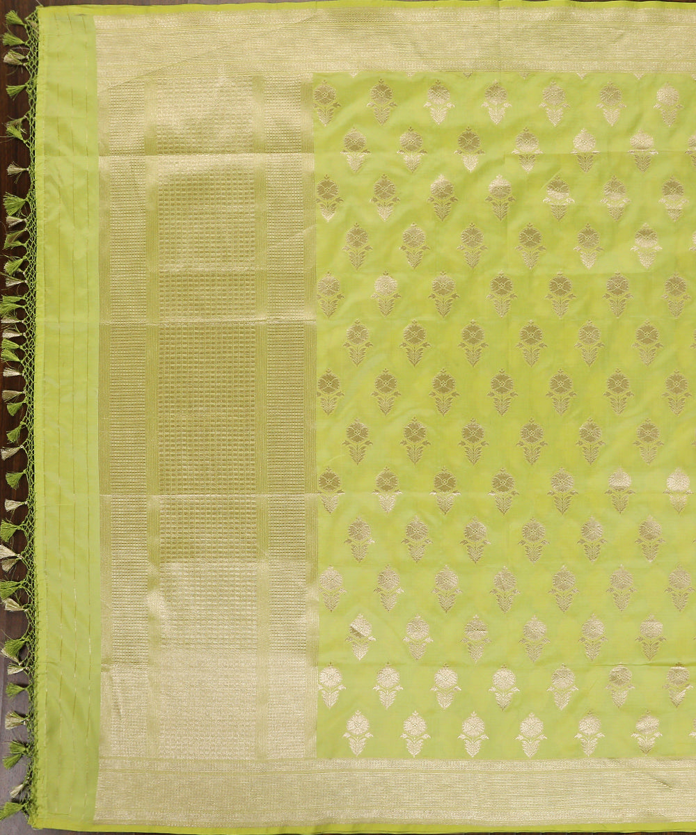 Handloom_Pista_Green_Banarasi_Pure_Katan_Silk_Banarasi_Dupatta_with_Cutwork_Booti_WeaverStory_02