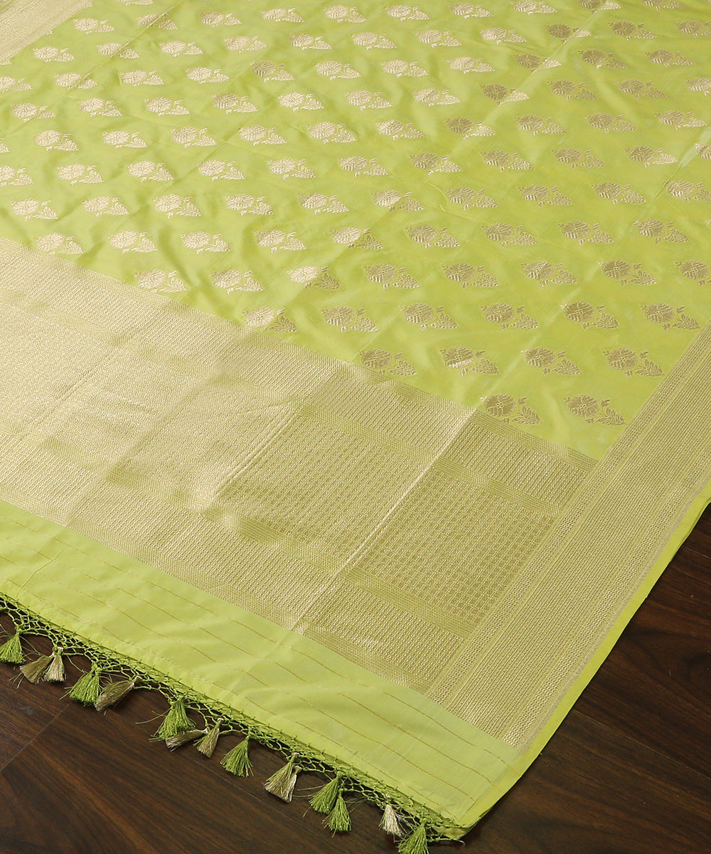 Handloom_Pista_Green_Banarasi_Pure_Katan_Silk_Banarasi_Dupatta_with_Cutwork_Booti_WeaverStory_03