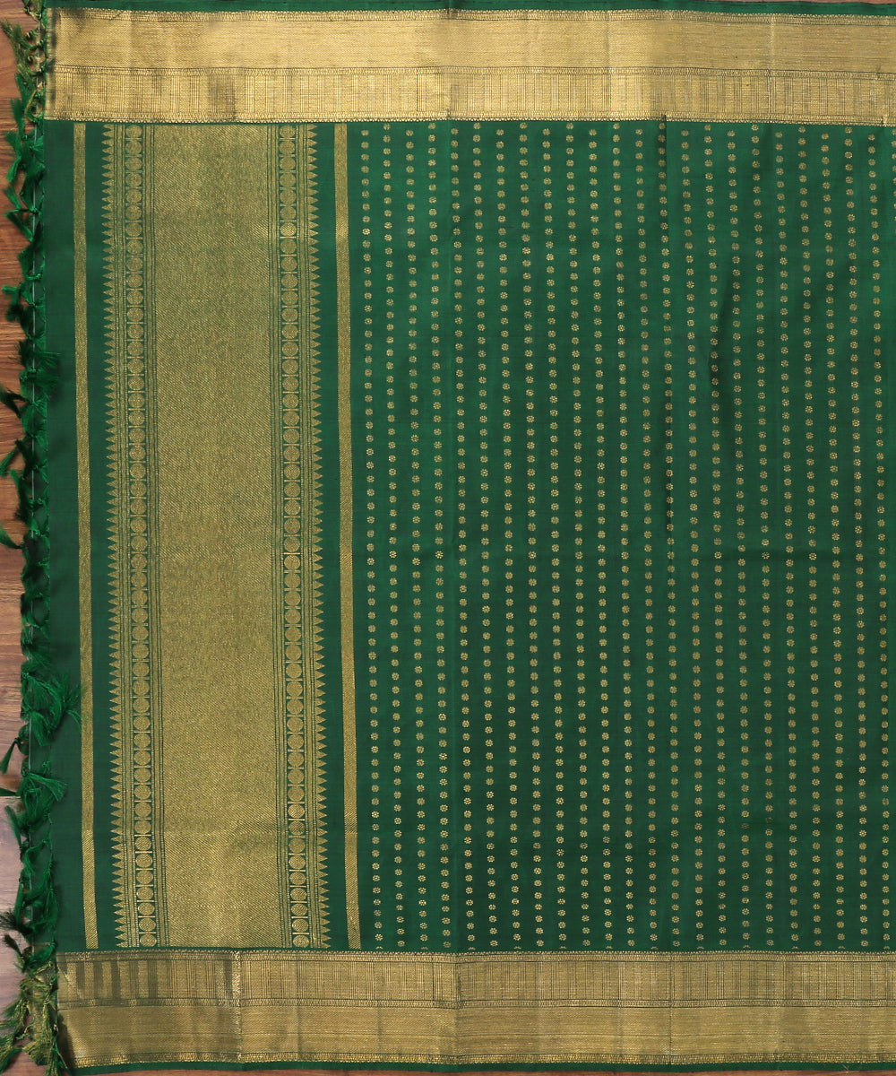 Handloom_Emerald_Green_Pure_Zari_Kanjivaram_Dupatta_With_Gold_Border_And_Booti_WeaverStory_02