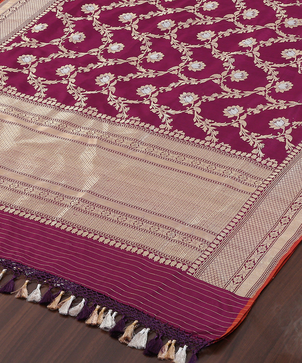 Handloom_Purple_Pure_Katan_Silk_Banarasi_Dupatta_with_Kadhwa_Jaal_WeaverStory_03