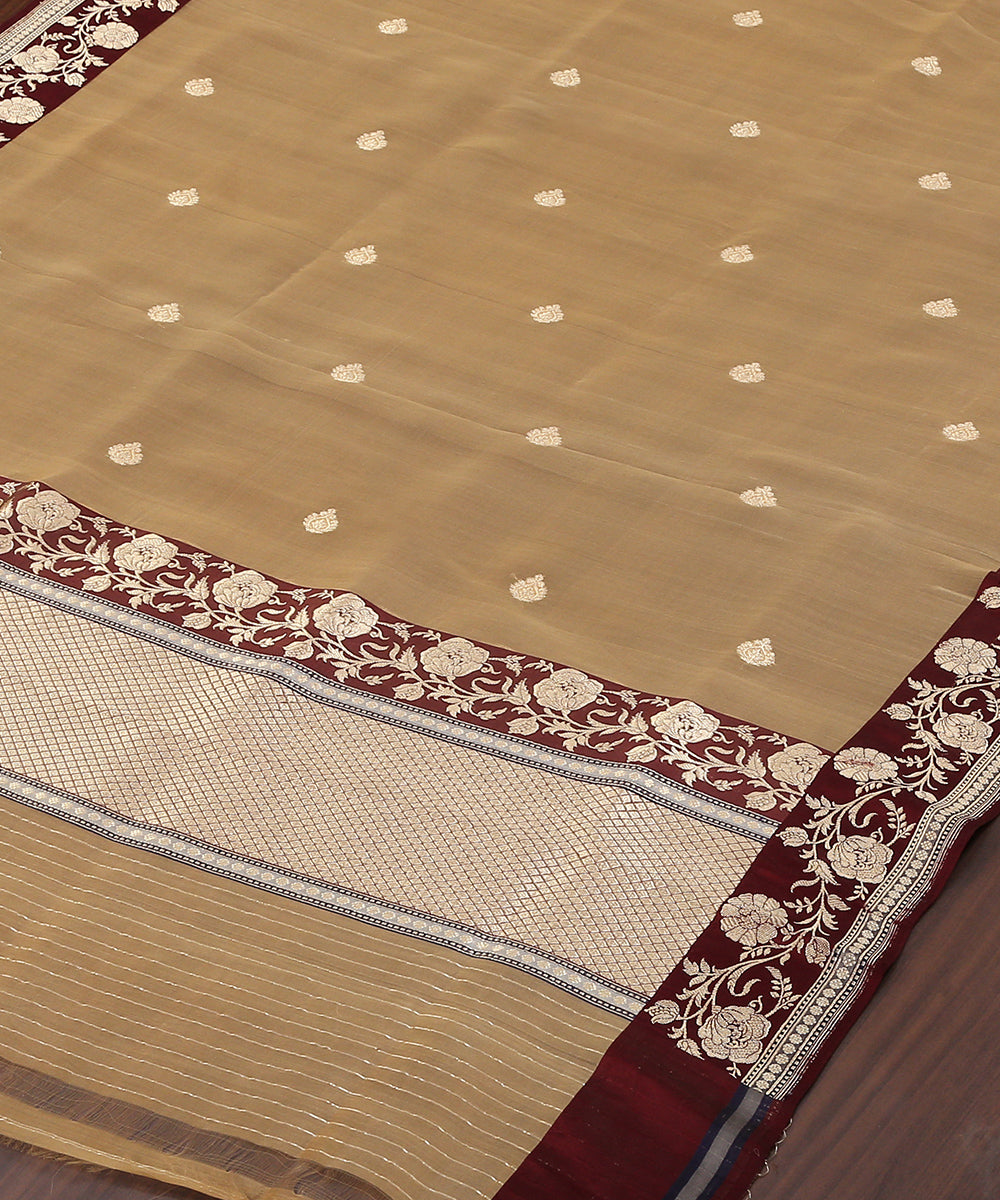 Soft_Brown_Handloom_Pure_Organza_Banarasi_Dupatta_With_Kadhwa_Booti_And_Maroon_Satin_Border_WeaverStory_03