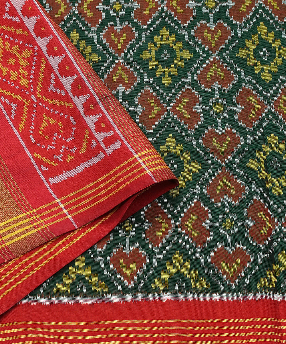 Handloom_Green_8_Ply_Mulberry_Silk_Patola_Dupatta_With_Red_Border_And_Pallu_WeaverStory_04