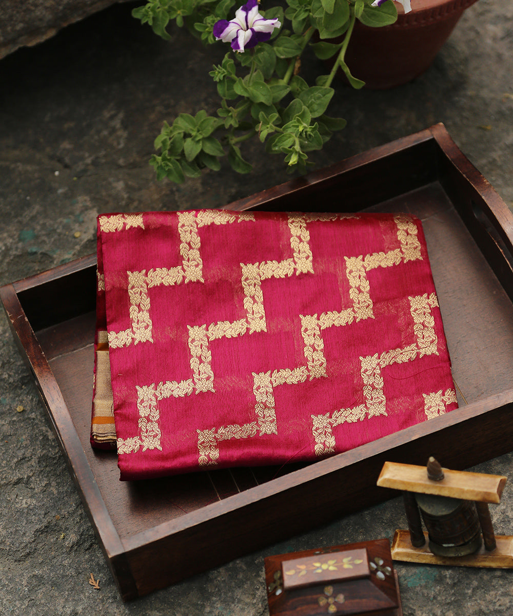 Magenta_Handloom_Eknaliya_Chanderi_Silk_Dupatta_With_Hint_Of_Orange_WeaverStory_01