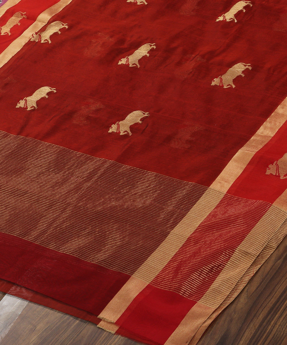 Maroon_Handloom_Silk_Chanderi_Dupatta_With_Nandi_Motif_On_Border_WeaverStory_03