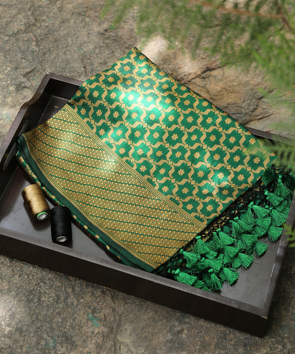 Green_Handloom_Antique_Zari_and_Pure_Katan_Silk_Banarasi_Dupatta_WeaverStory_01