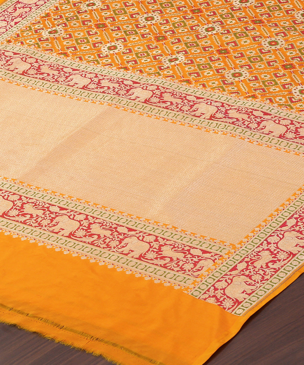 Handloom_Yellow_Pure_Katan_Silk_Banarasi_Patola_Dupatta_WeaverStory_03