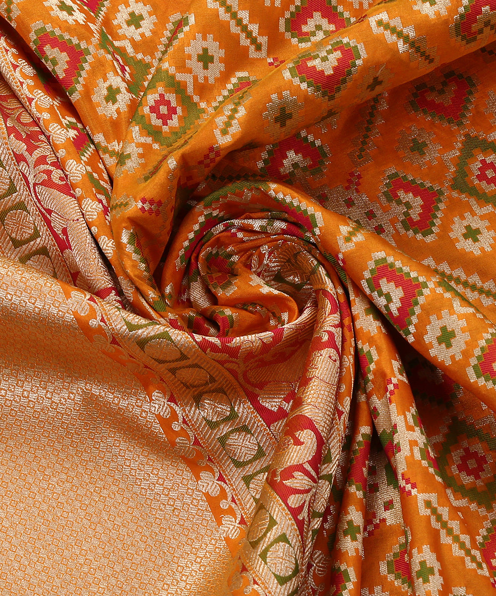 Handloom_Yellow_Pure_Katan_Silk_Banarasi_Patola_Dupatta_WeaverStory_05