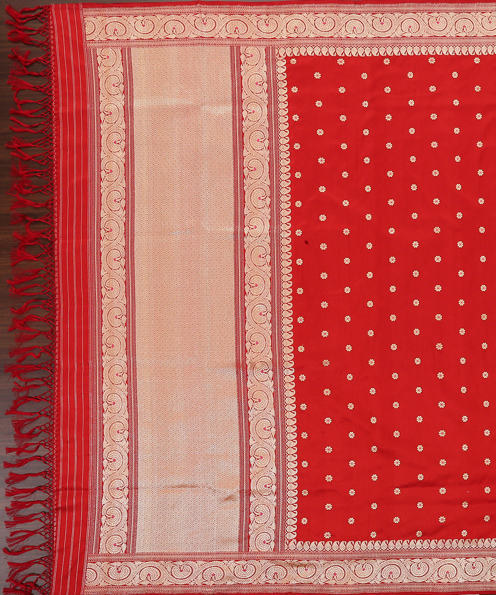 Handloom_Red_Pure_Katan_Silk_Banarasi_Booti_Dupatta_WeaverStory_02