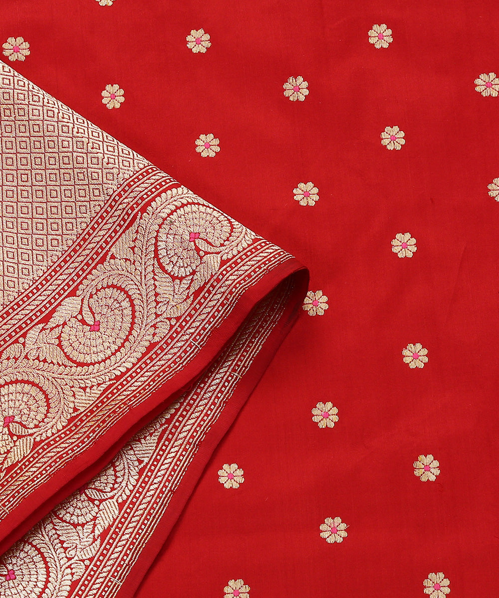 Handloom_Red_Pure_Katan_Silk_Banarasi_Booti_Dupatta_WeaverStory_04