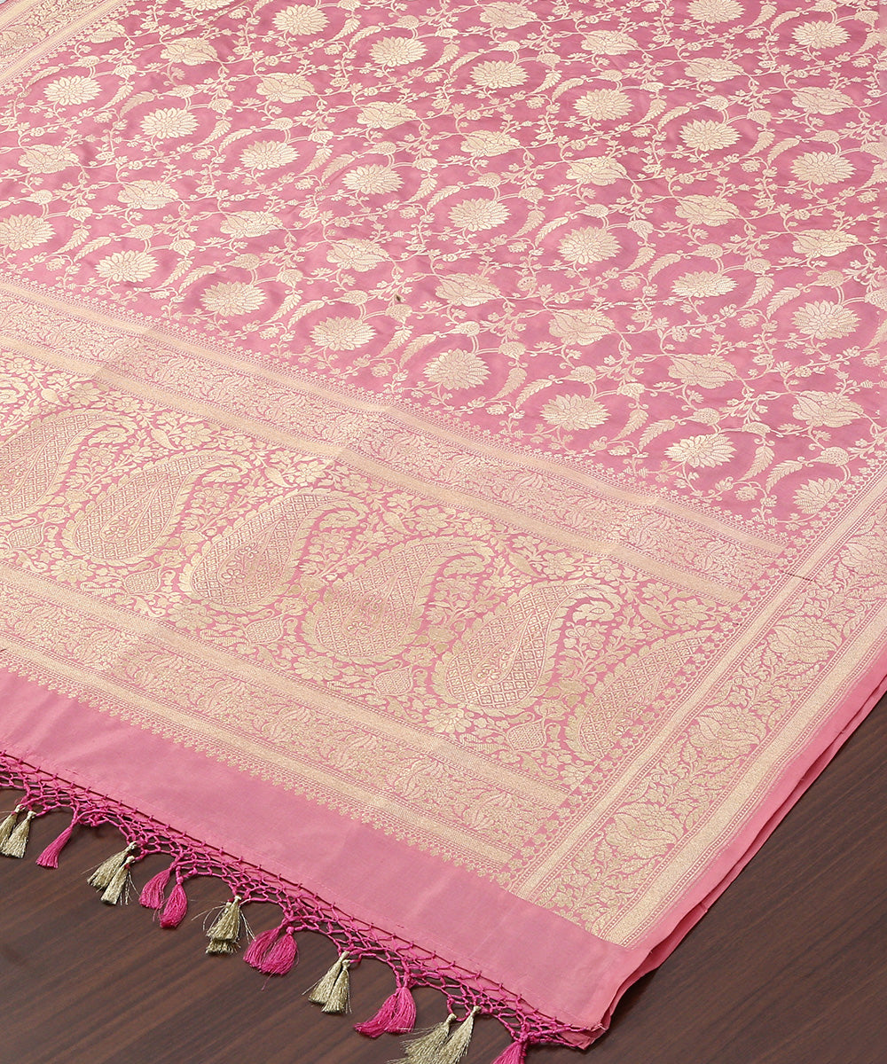 Handloom_Baby_Pink_Cutwork_Pure_Katan_Silk_Banarasi_Dupatta_WeaverStory_03