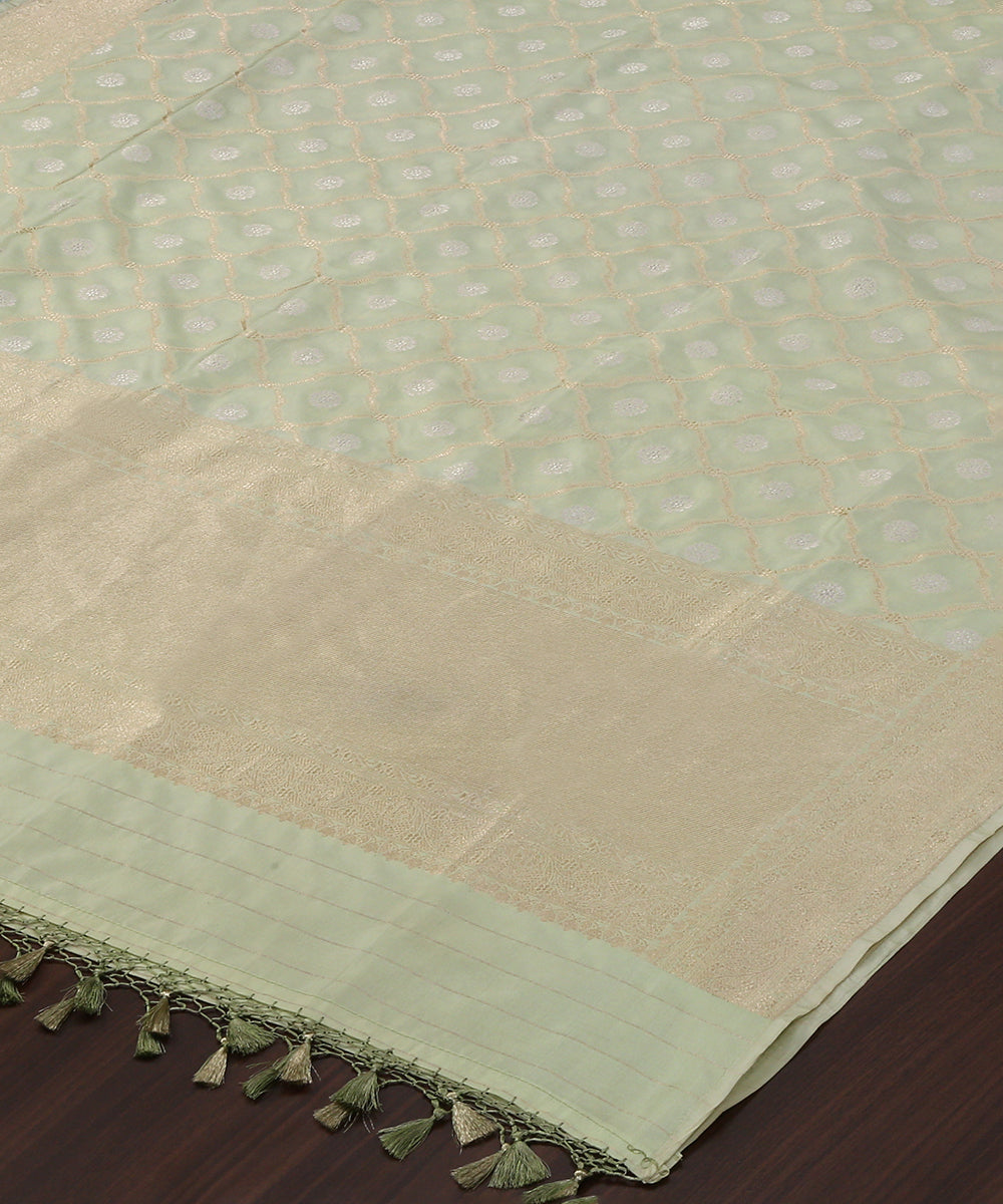 Handloom_Lime_Green_Pure_Katan_Silk_Banarasi_Dupatta_WeaverStory_03