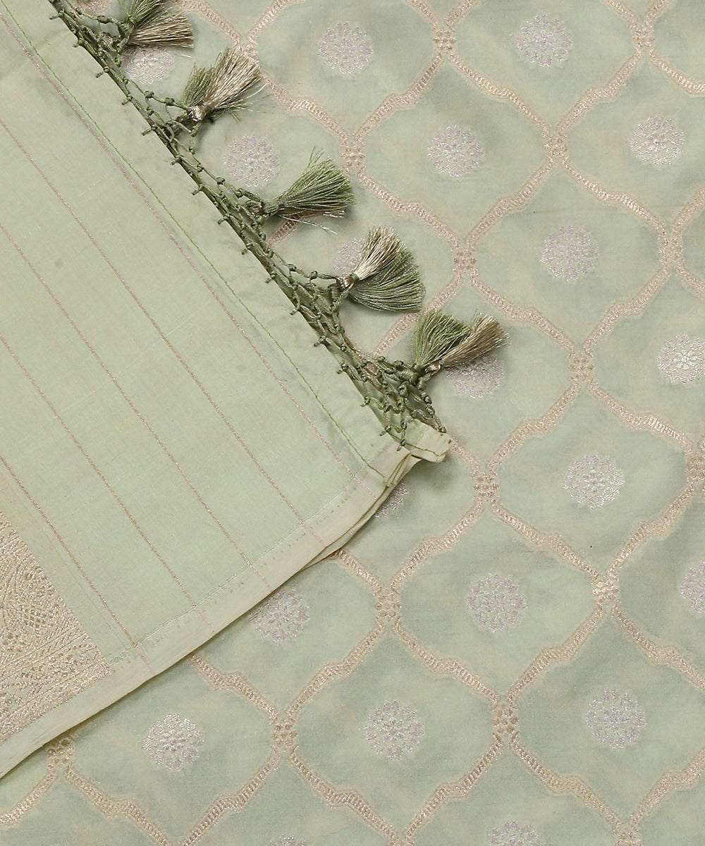 Handloom_Lime_Green_Pure_Katan_Silk_Banarasi_Dupatta_WeaverStory_04