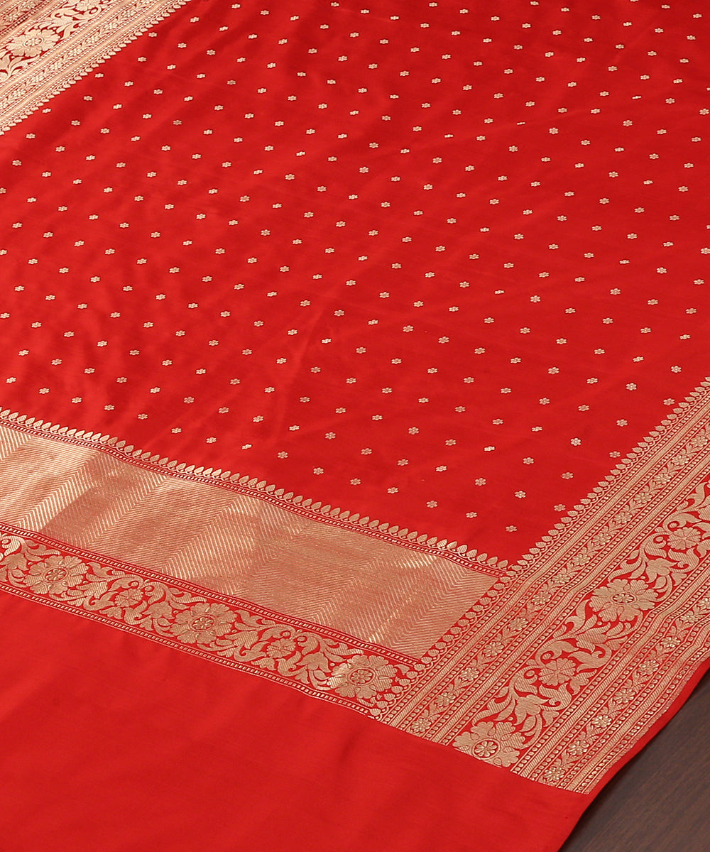 Red_Handloom_Pure_Katan_Silk_Banarasi_Dupatta_with_Floral_Border_WeaverStory_03