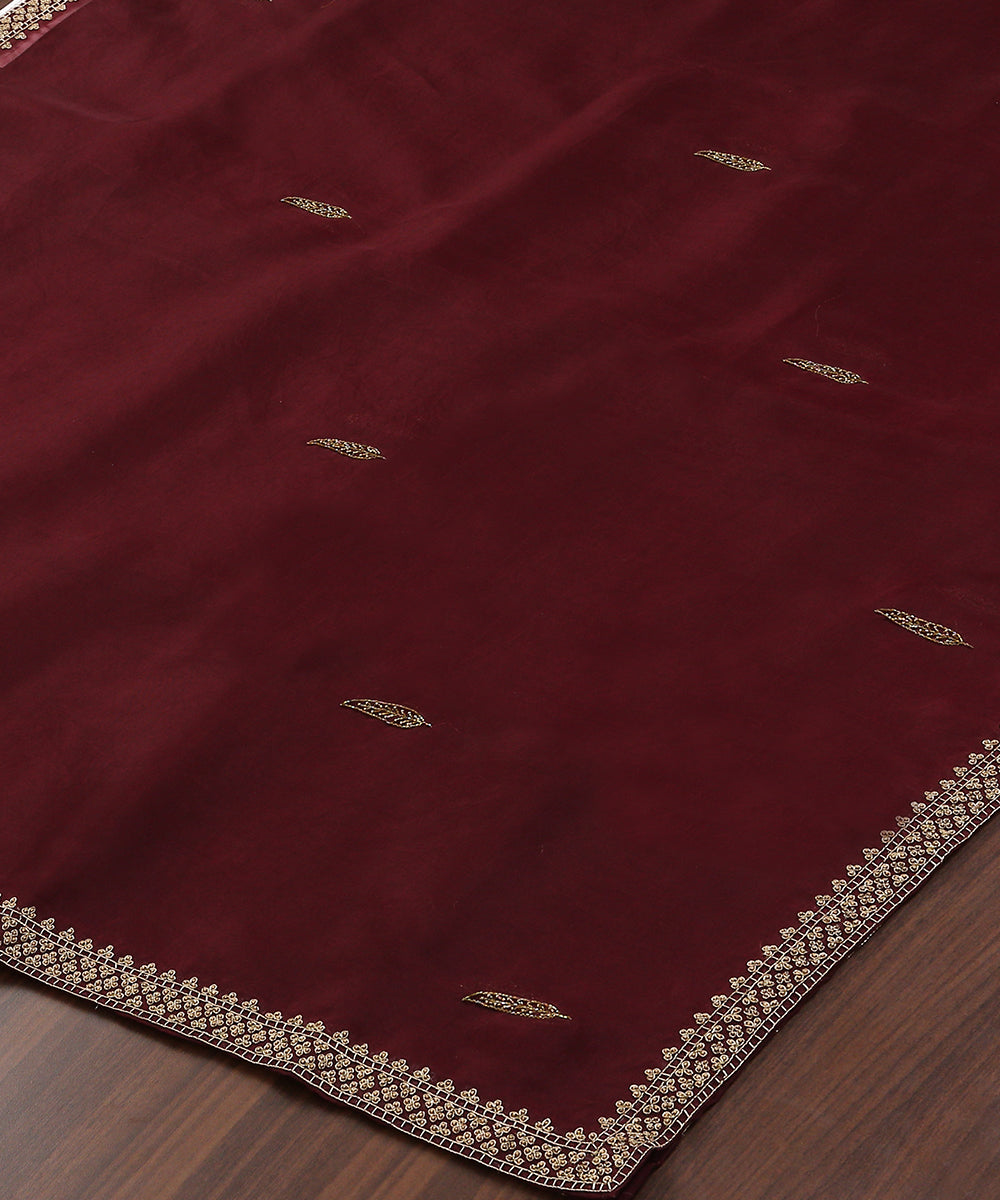Maroon_Handloom_Pure_Organza_Dupatta_With_Hand_Embroidered_Zardozi_And_Beadwork_WeaverStory_03