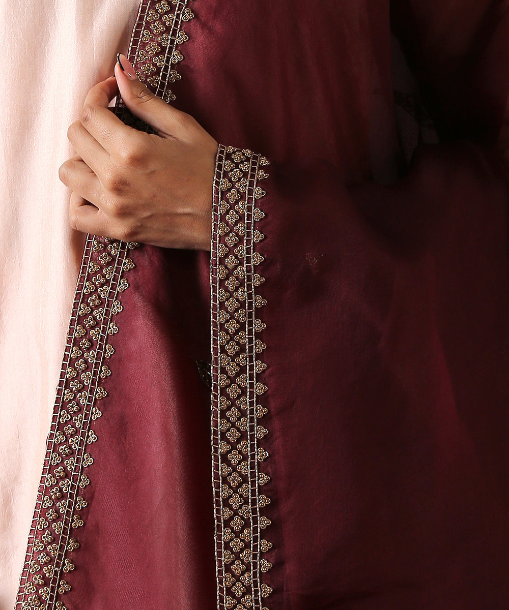 Maroon_Handloom_Pure_Organza_Dupatta_With_Hand_Embroidered_Zardozi_And_Beadwork_WeaverStory_03