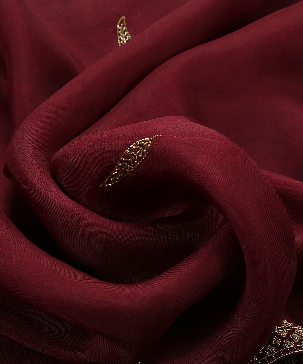 Maroon_Handloom_Pure_Organza_Dupatta_With_Hand_Embroidered_Zardozi_And_Beadwork_WeaverStory_05