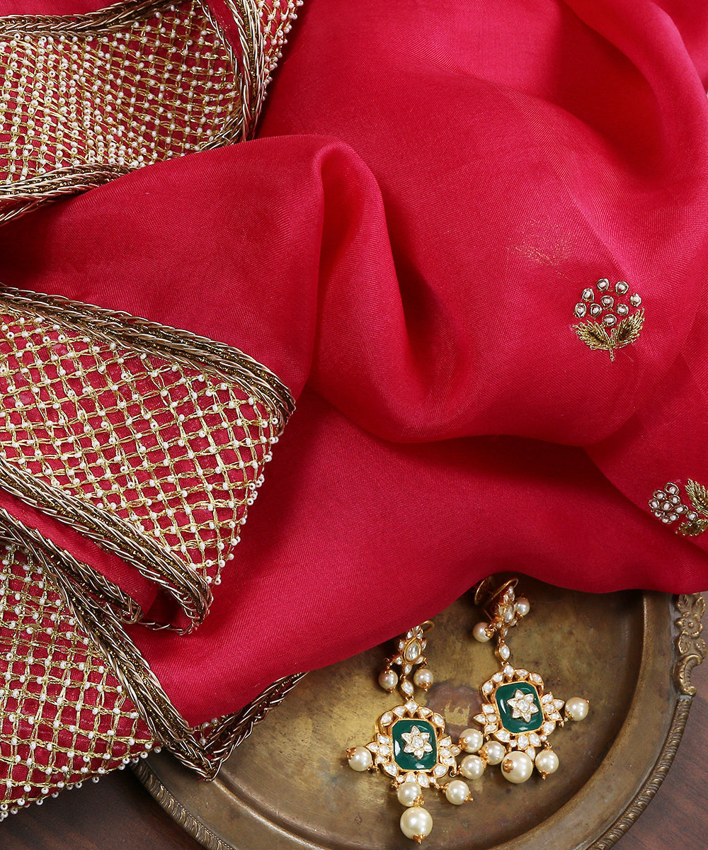 Red_Handloom_Pure_Organza_Embroidered_Dupatta_With_Zardozi_Border_WeaverStory_01