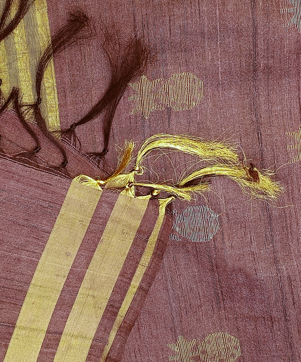 Handloom_Old_Rose_Pure_Kosa_Silk_Dupatta_With_Silver_And_Golden_Boota_WeaverStory_04