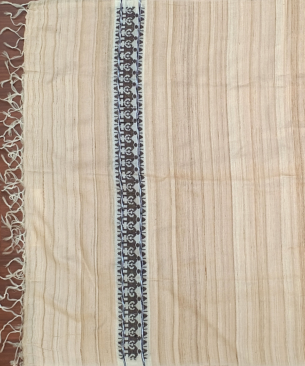 Handloom_Beige_Pure_Kosa_Silk_Dupatta_With_Geometrical_Border_On_Palla_WeaverStory_02