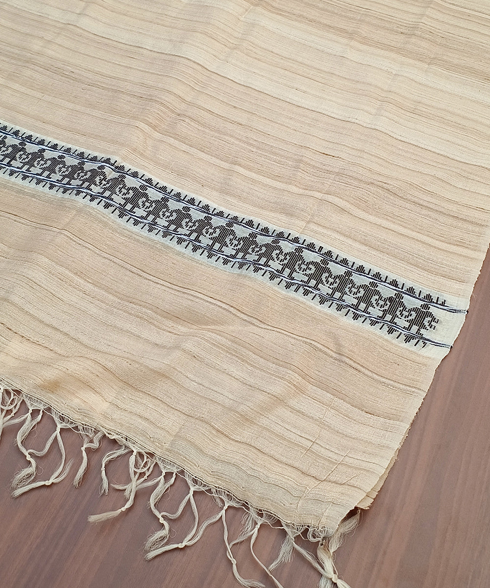 Handloom_Beige_Pure_Kosa_Silk_Dupatta_With_Geometrical_Border_On_Palla_WeaverStory_03