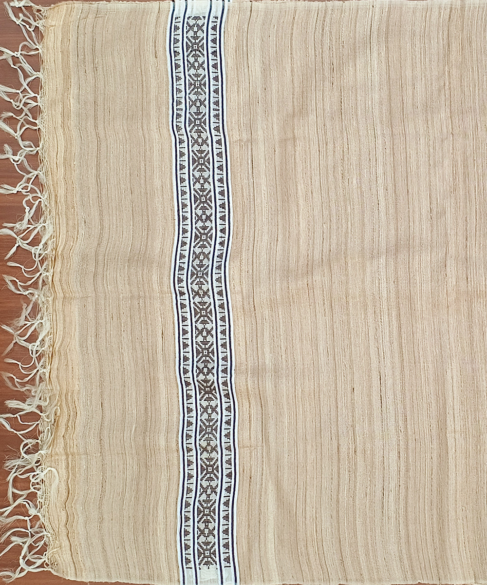 Beige_Handloom_Pure_Kosa_Silk_Dupatta_With_Black_Geometrical_Border_Palla_WeaverStory_02