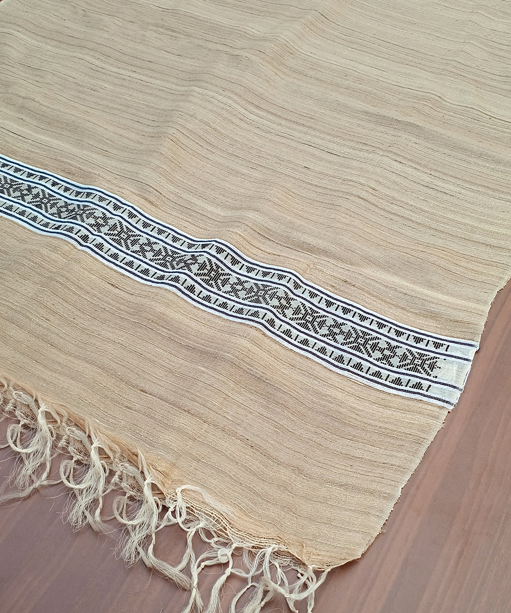 Beige_Handloom_Pure_Kosa_Silk_Dupatta_With_Black_Geometrical_Border_Palla_WeaverStory_03