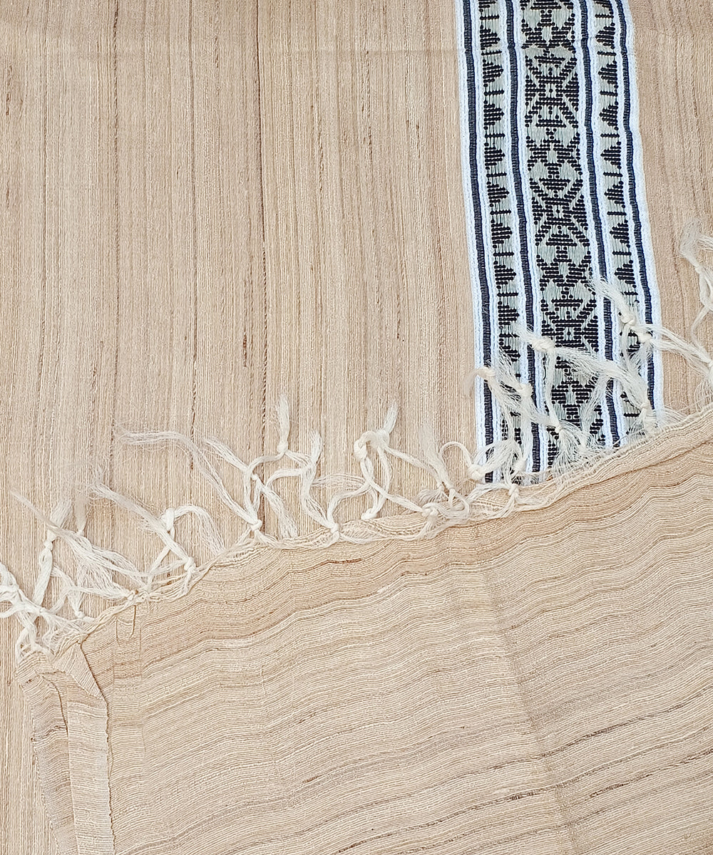 Beige_Handloom_Pure_Kosa_Silk_Dupatta_With_Geometrical_On_Palla_WeaverStory_04