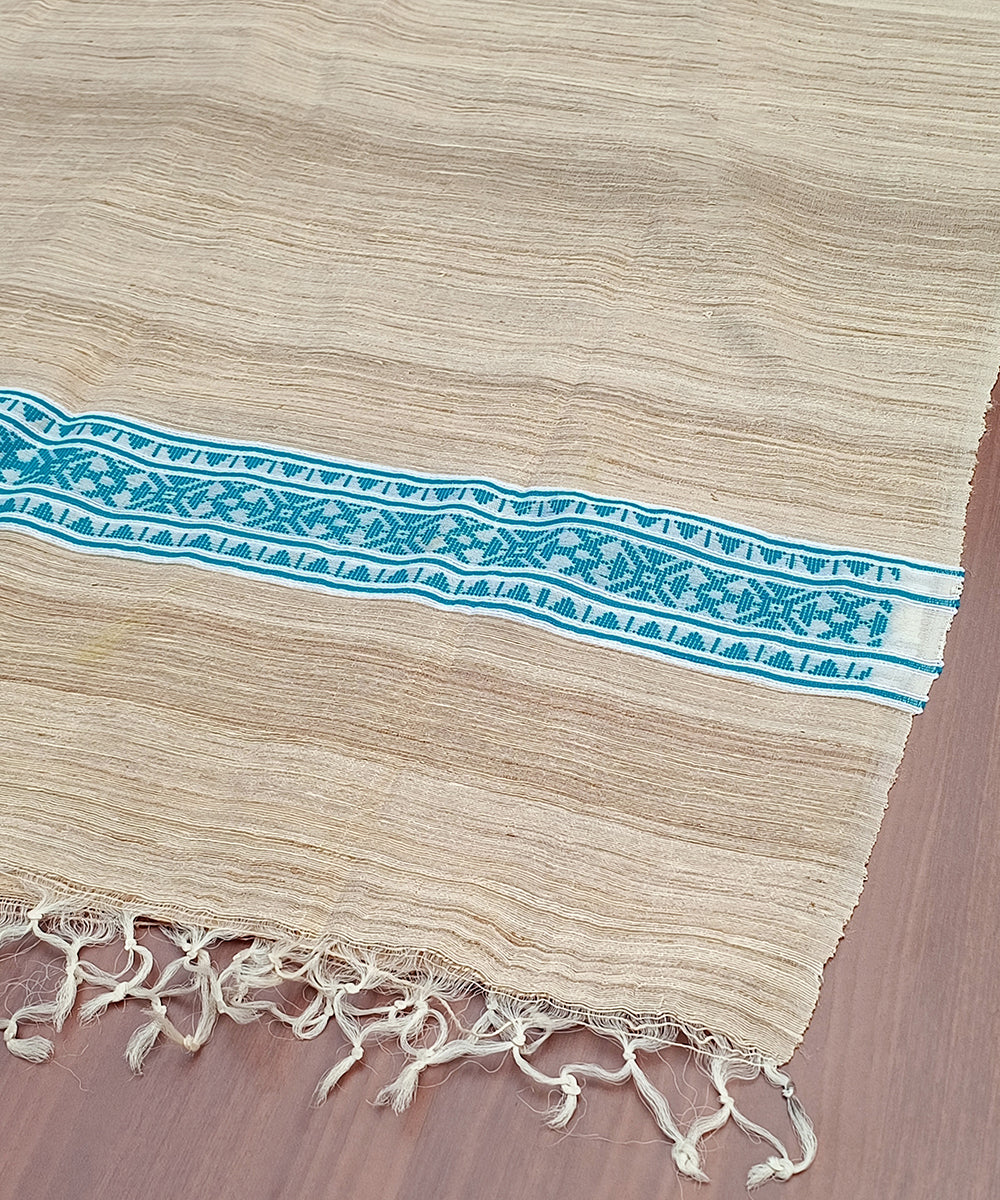 Handloom_Beige_Pure_Kosa_Silk_Dupatta_With_Teal_Geometrical_Border_On_Palla_WeaverStory_03