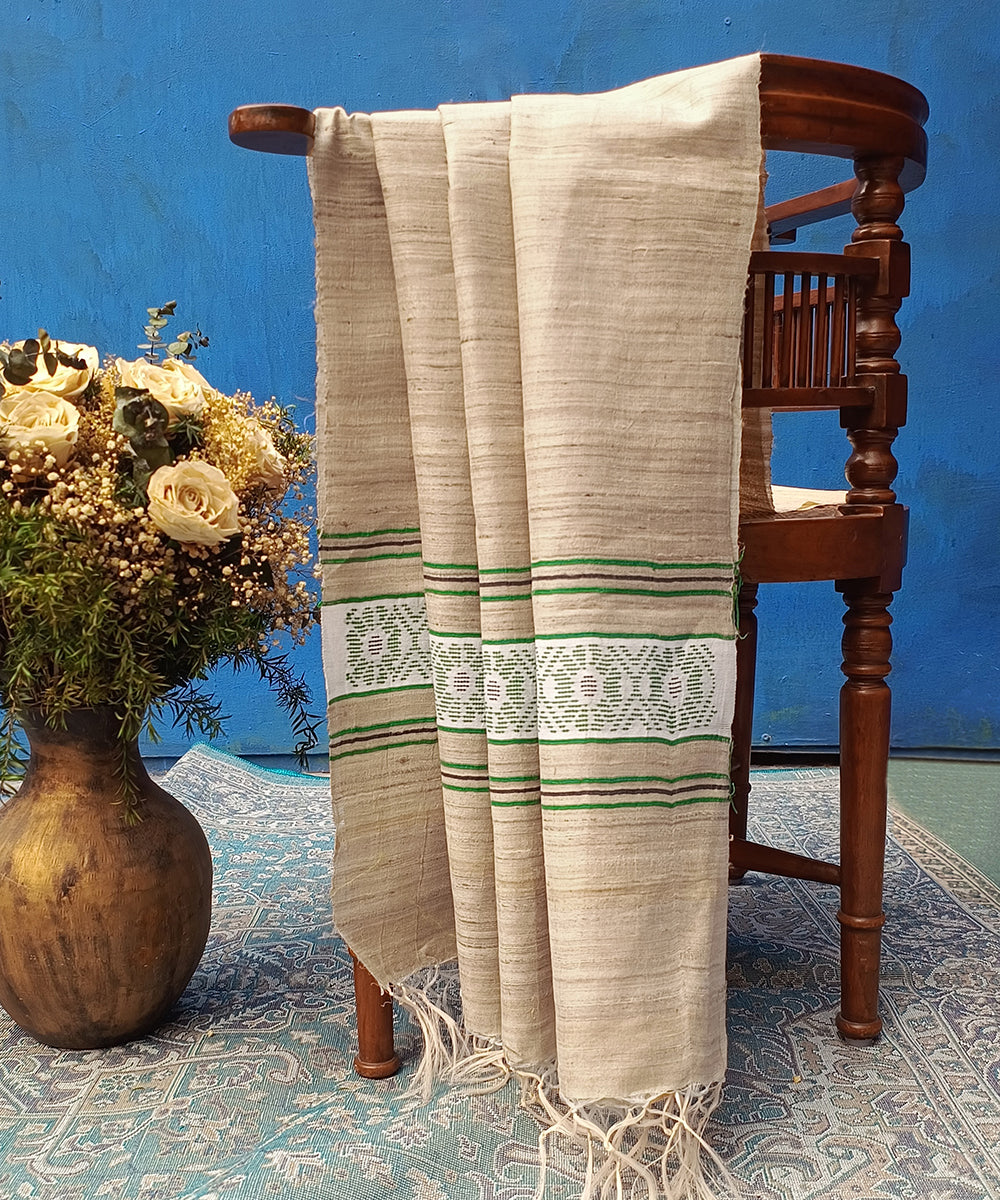Beige_Handloom_Pure_Kosa_Silk_Dupatta_With_Teal_Geometrical_Border_On_Palla_WeaverStory_01