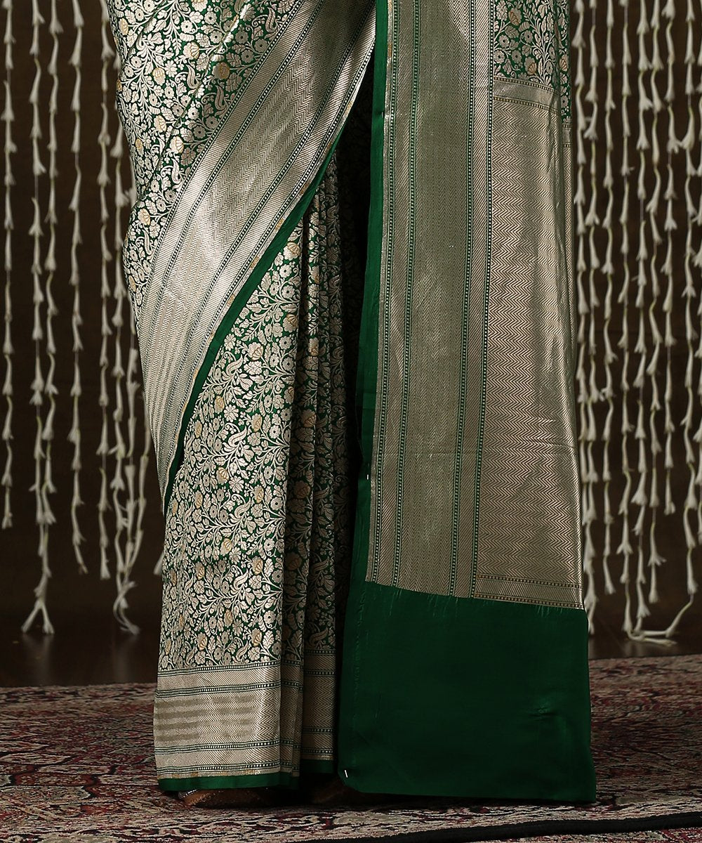 Emerald_Green_Handloom_Pure_Katan_Silk_Kimkhab_Banarasi_Saree_WeaverStory_04