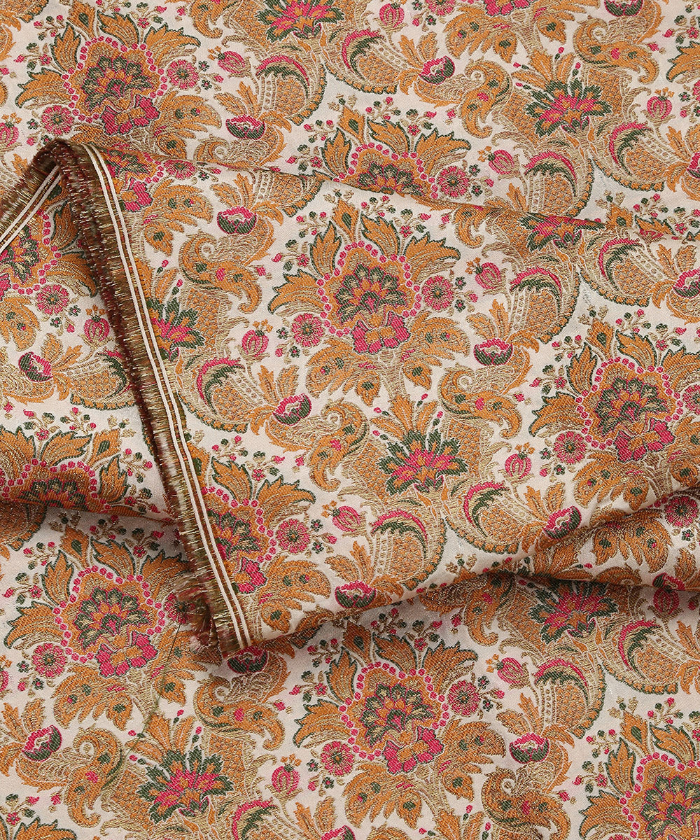 Handloom_Offwhite_Pure_Katan_Silk_Kimkhab_Banarasi_Fabric_WeaverStory_04