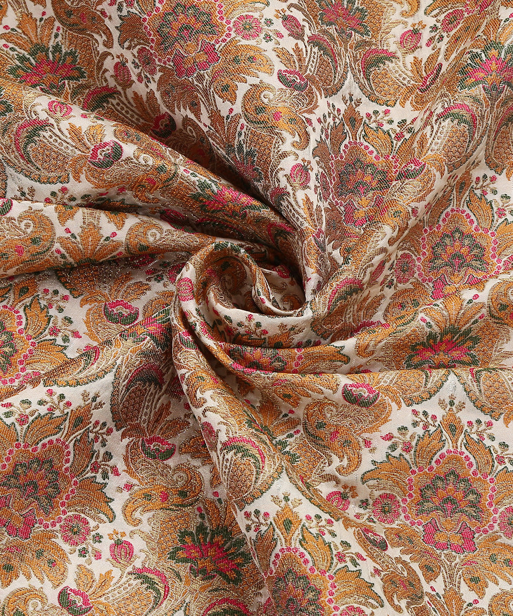 Handloom_Offwhite_Pure_Katan_Silk_Kimkhab_Banarasi_Fabric_WeaverStory_05