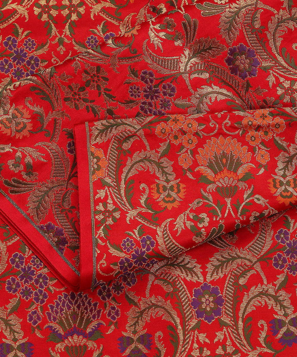 Handloom_Red_Pure_Katan_Silk_Kimkhab_Banarasi_Fabric_WeaverStory_04