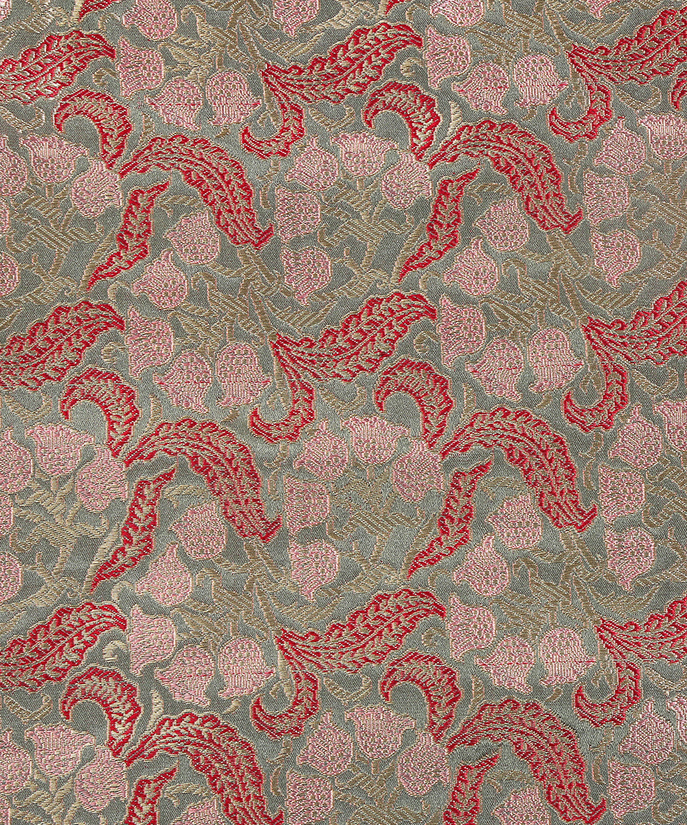 Pastel_Green_Handloom_Pure_Katan_Silk_Banarasi_Fabric_With_Floral_Tanchoi_Jaal_WeaverStory_03