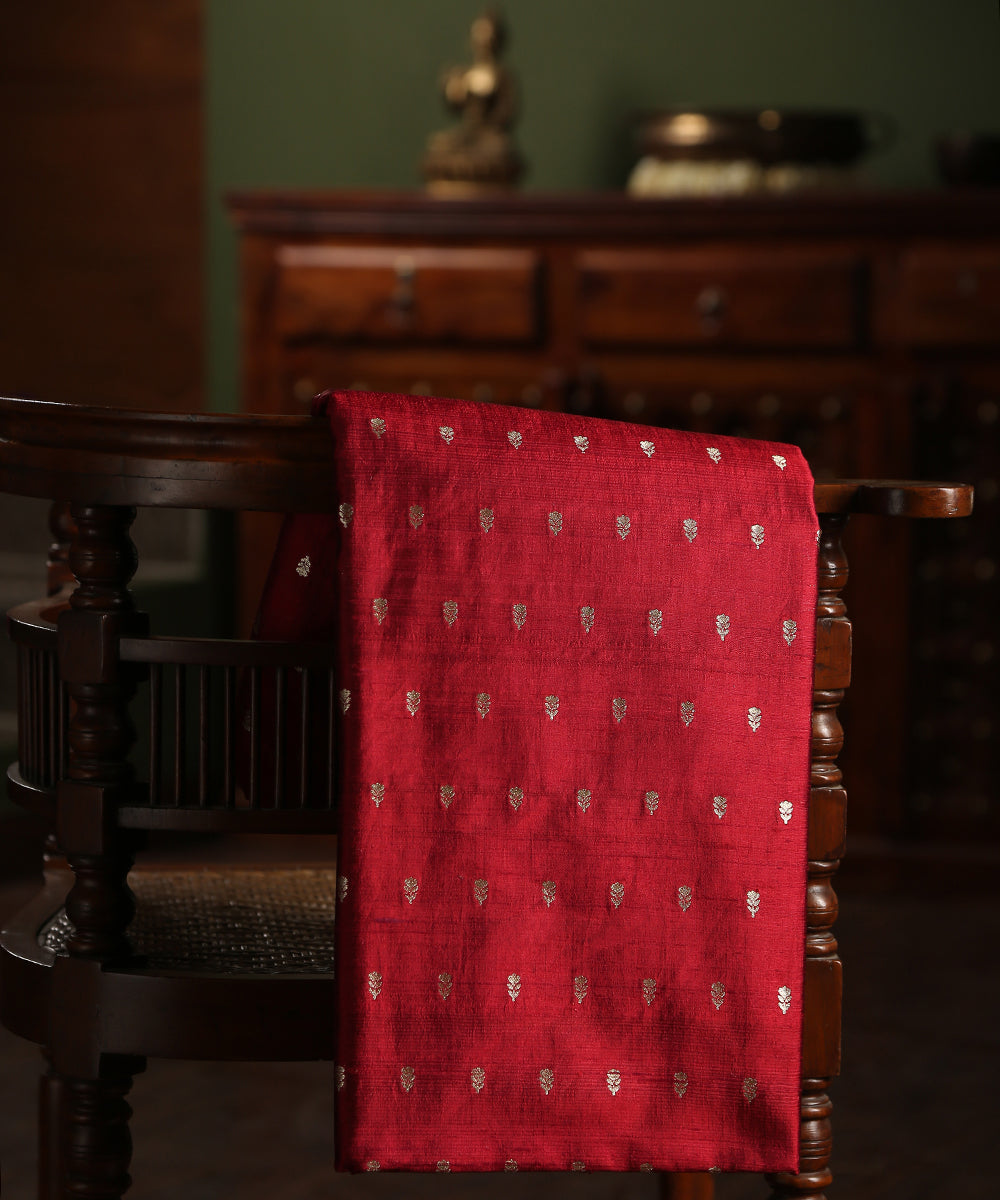 Handloom_Dark_Maroon_Pure_Tussar_Silk_Banarasi_Fabric_With_Sona_Rupa_Cutwork_Zari_Booti_WeaverStory_01