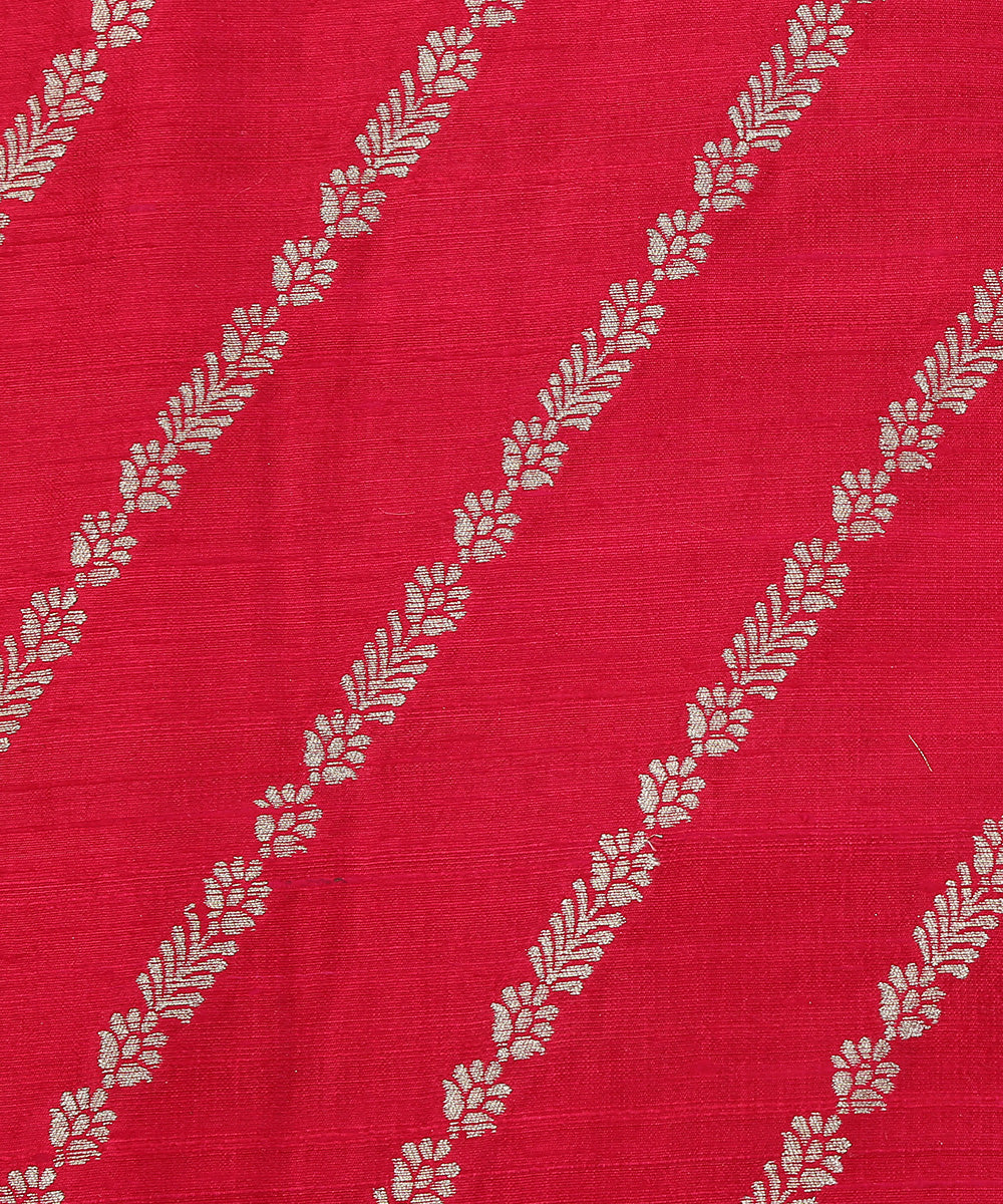 Handloom_Bright_Magenta_Pure_Tussar_Silk_Banarasi_Fabrci_With_Zari_WeaverStory_03