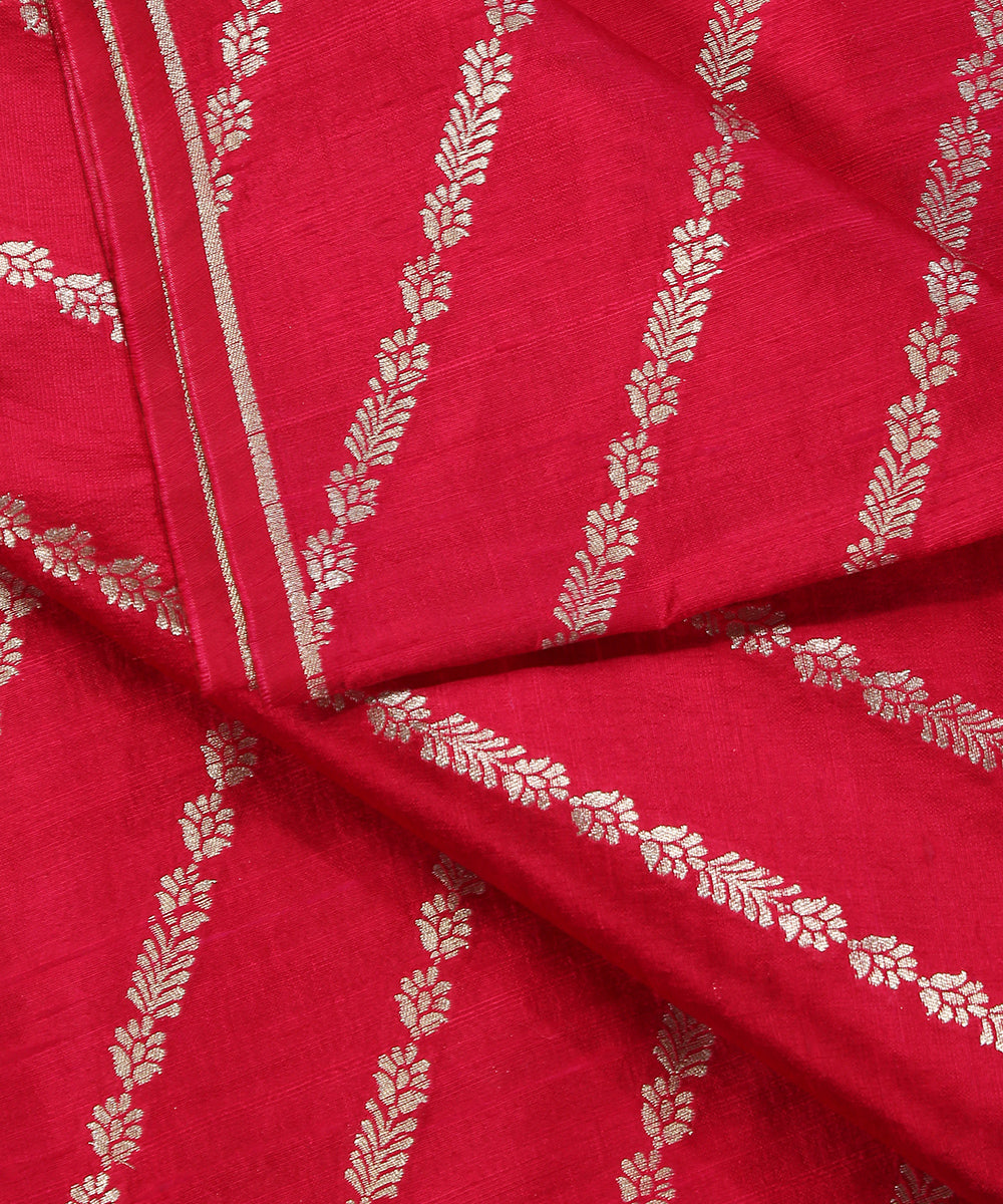 Handloom_Bright_Magenta_Pure_Tussar_Silk_Banarasi_Fabrci_With_Zari_WeaverStory_04