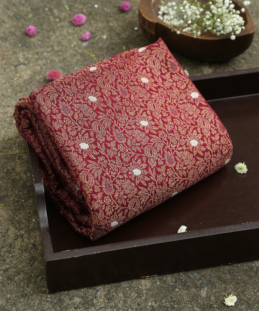 Handloom_Dark_Magenta_Pure_Katan_Silk_Kimkhab_Banarasi_Fabric_With_Nakshi_Work_WeaverStory_01