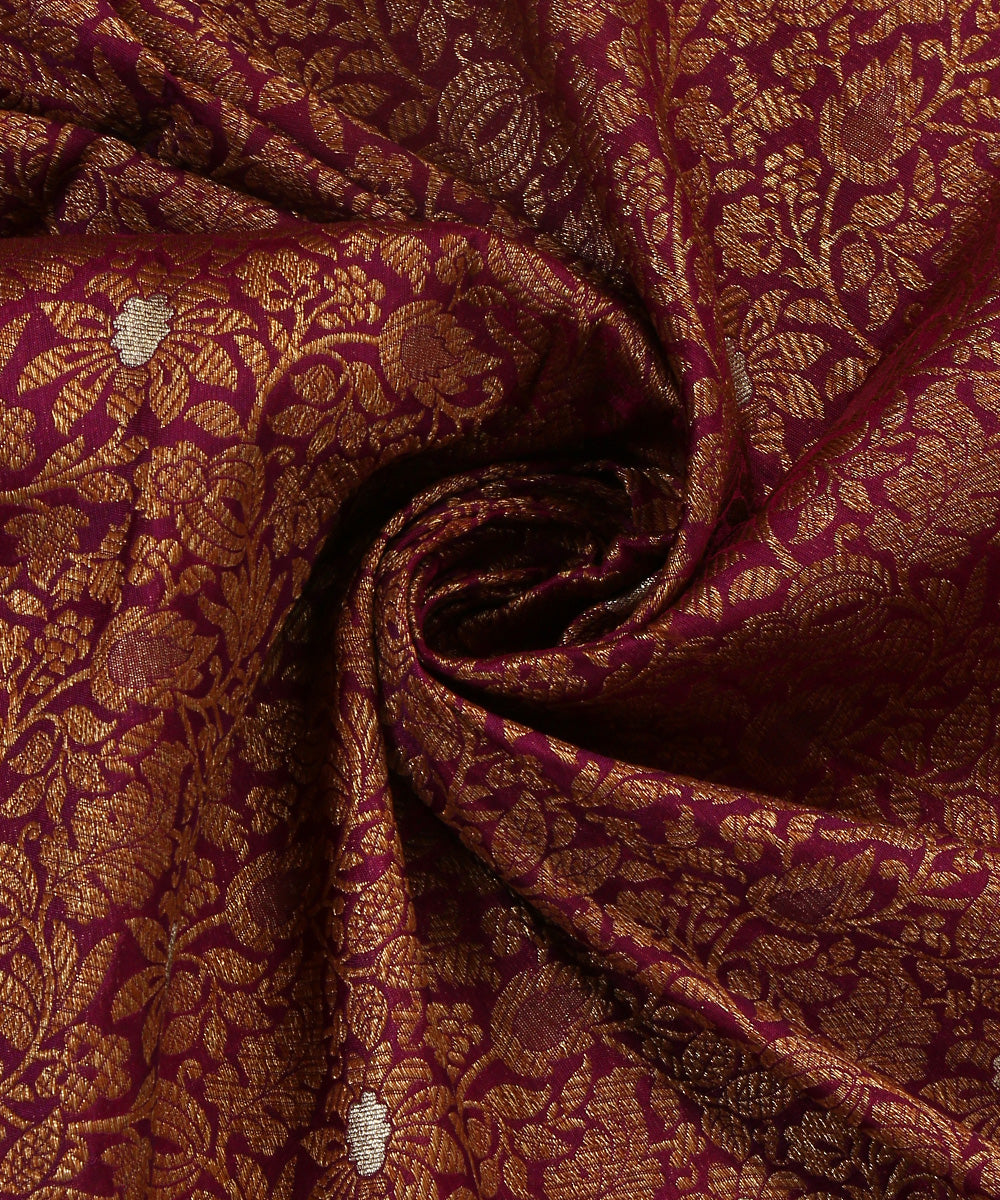 Handloom_Dark_Magenta_Pure_Katan_Silk_Kimkhab_Banarasi_Fabric_With_Nakshi_Work_WeaverStory_05