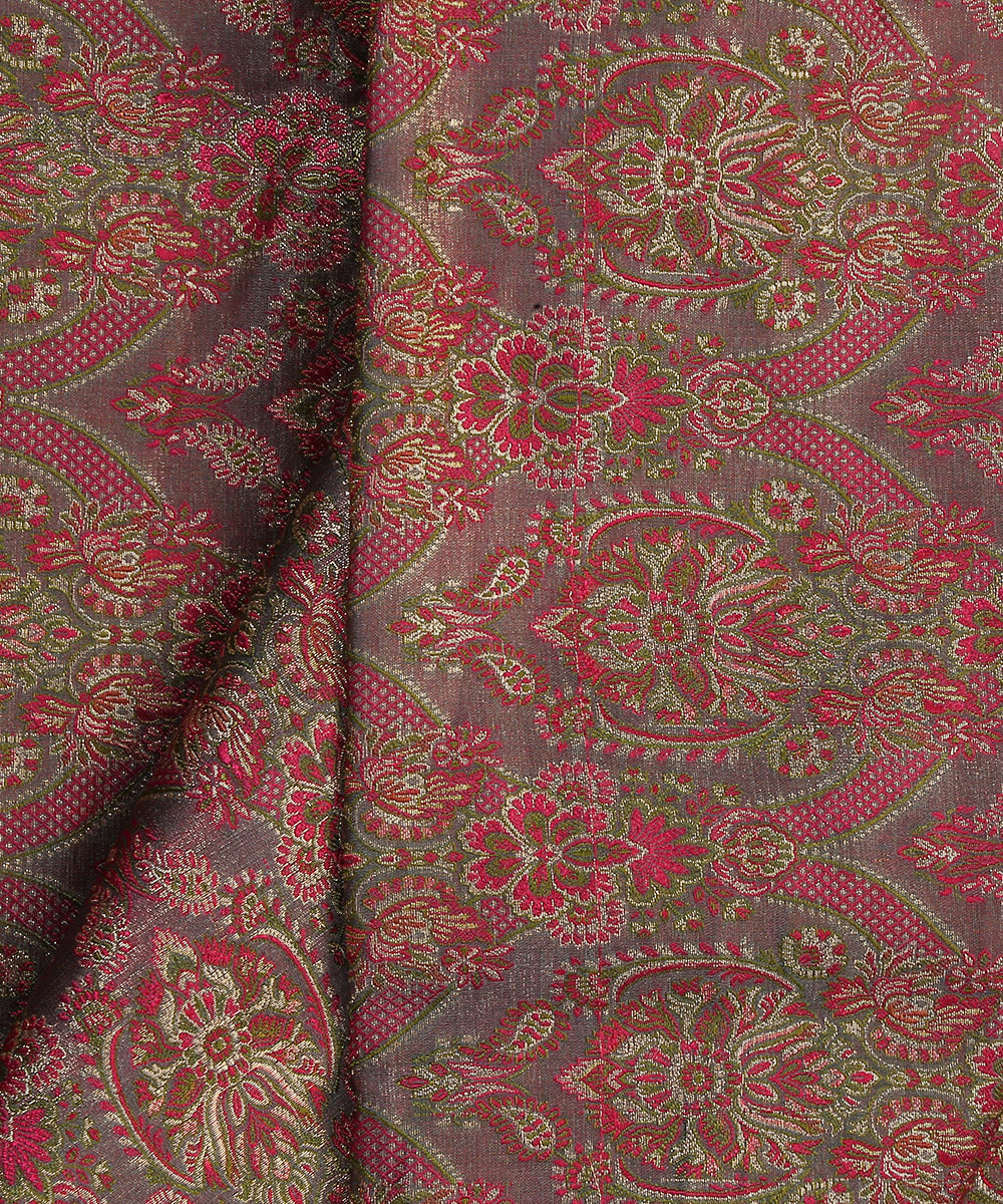 Handloom_Dark_Grey_Pure_Katan_Silk_Kimkhab_Banarasi_Fabric_With_Floral_Resham_Three_Color_Zari_WeaverStory_04